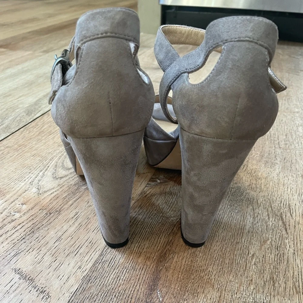Via Spiga Suede Block Heel Sandals Size 9 Taupe Minimalist Quiet Luxury